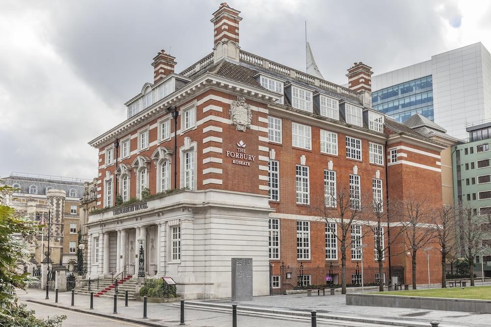 The Roseate Reading Otel Dış mekan fotoğraf The former headquarters of the London School of Hygiene and Tropical Medicine, now the headquarters of the London School of Hygiene & Tropical Medicine
