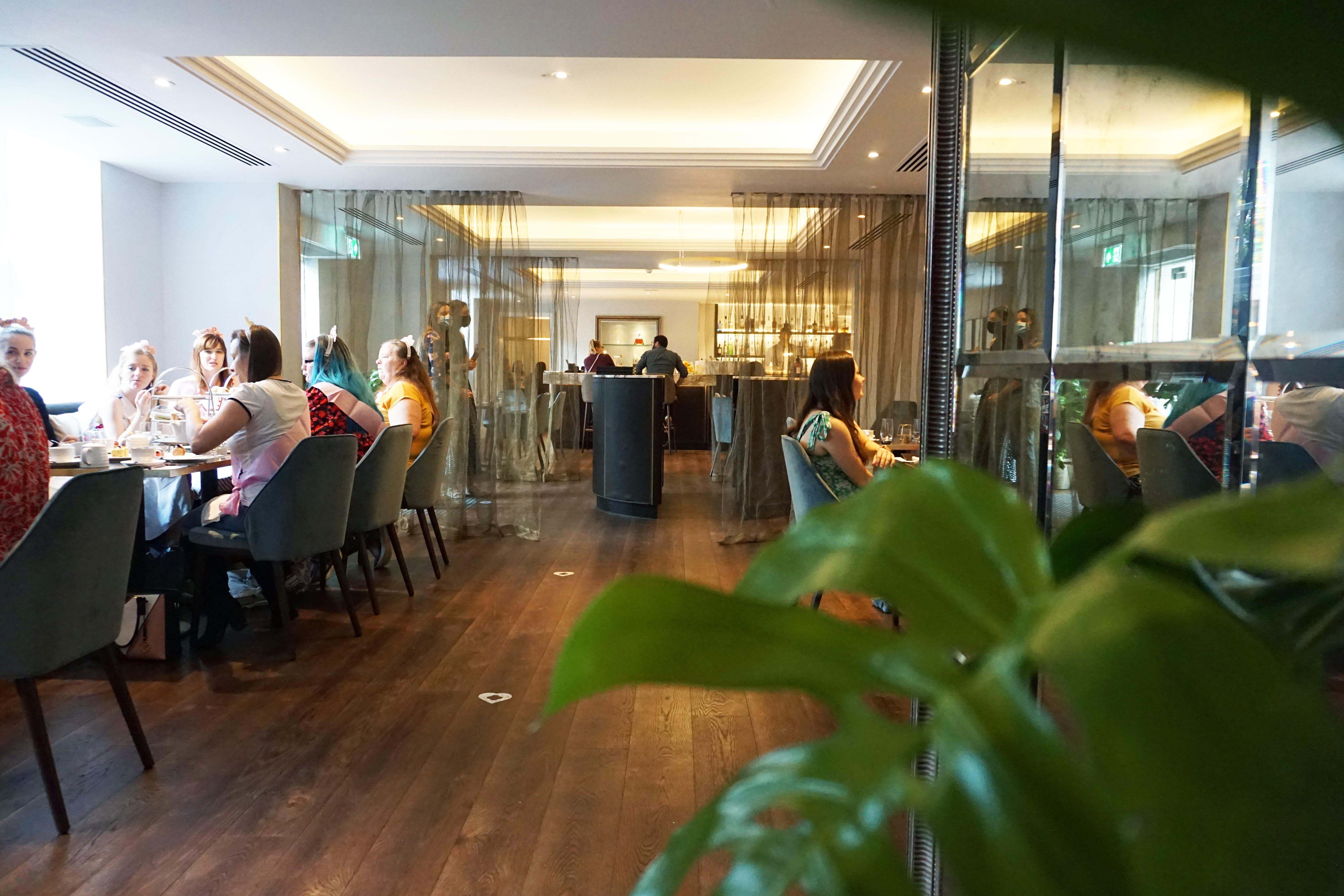 The Roseate Reading Otel Dış mekan fotoğraf The interior of the lounge